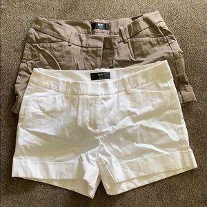 Mossino shorts, white and “khaki”